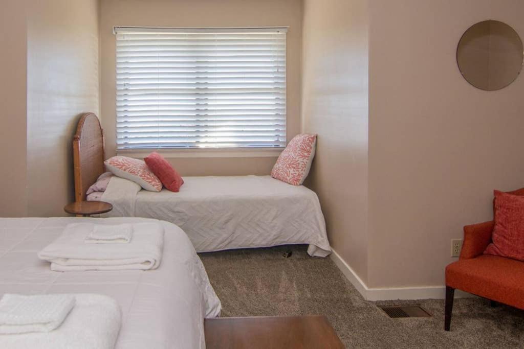 Pelican Point Unobstructed Beach Views Beach Access Out Back Door! Harbor Island Kültér fotó